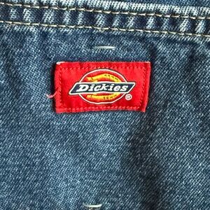 Dickies carpenter jeans. 100% cotton. Size 30x32. Good condition.